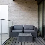 Apartment Bright & Airy Canal-side Retreat For 6