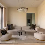 Bright & Airy Canal-side Retreat For 6 Kopenhagen