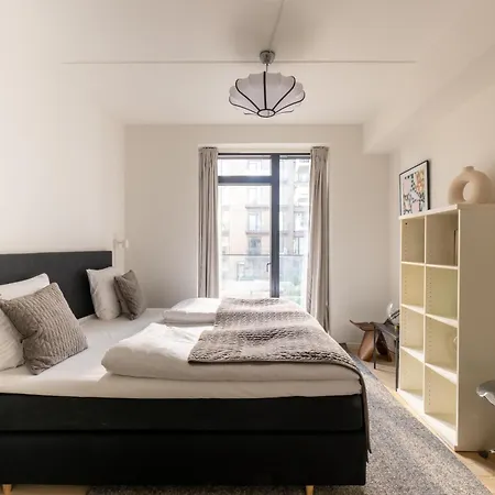 Apartment Bright & Airy Canal-side Retreat For 6