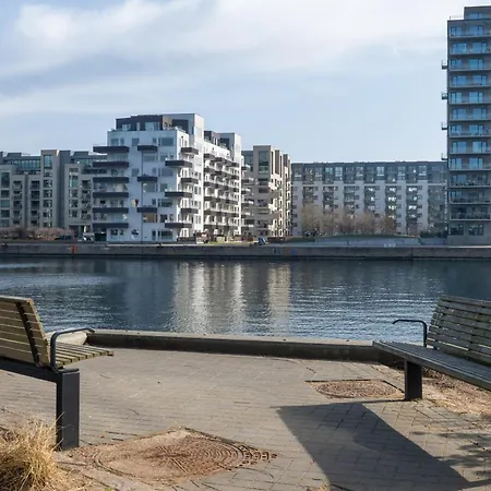 Bright & Airy Canal-side Retreat For 6 Apartment