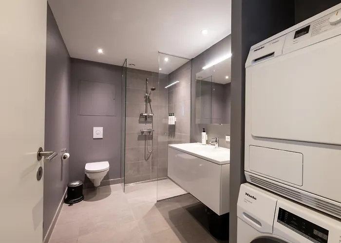 Διαμέρισμα Bright & Airy Canal-side Retreat For 6