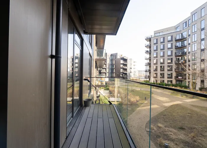 Bright & Airy Canal-side Retreat For 6 Κοπεγχάγη