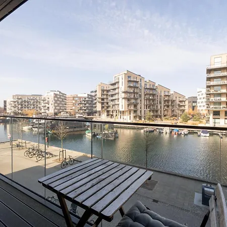 Appartamento Bright & Airy Canal-side Retreat For 6 Copenaghen